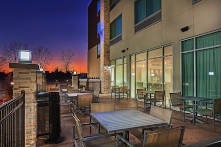 Exterior. Holiday Inn Express & Suites Tulsa Northeast - Owasso by IHG