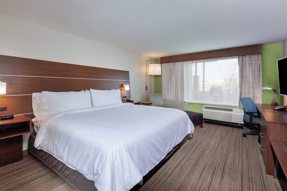 Standard Room, 1 King Bed (Leisure) | Bed sheets