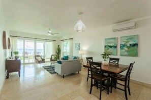 極品公寓客房, 3 間臥室, 海景 | 客廳 | 平面電視
