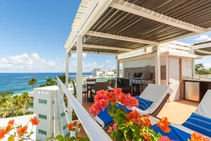 Condo superluxo, 2 quartos, vista para o mar | Sacada