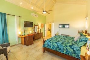 Comfort Condo, 3 Bedrooms | 2 bedrooms, in-room safe, iron/ironing board, bed sheets