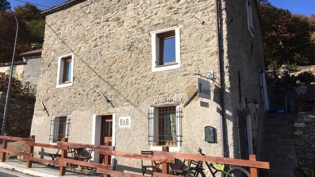Front of property - B&B del Cantoniere (Magliolo)