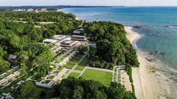 Private beach, free beach cabanas, sun-loungers, beach umbrellas