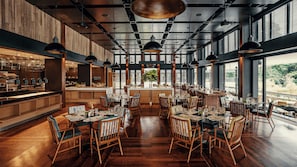 2 restaurants, Mediterranean cuisine