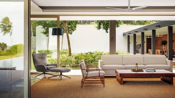 3 outdoor pools, open 9:00 AM to 6:00 PM, free cabanas, pool umbrellas