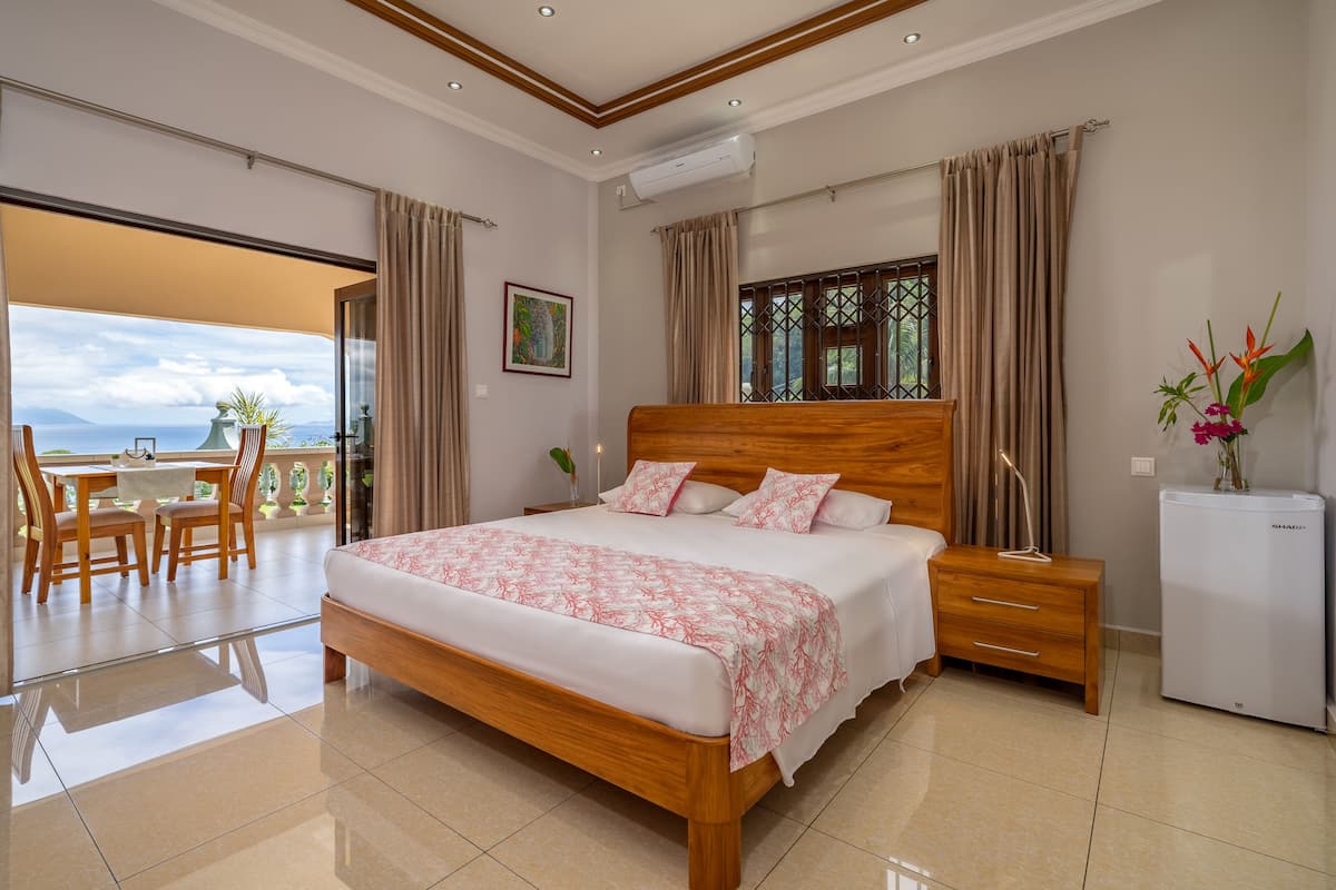 Sábanas de algodón egipcio, ropa de cama de alta calidad y minibar