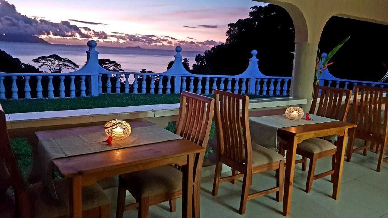 Desayuno continental incluido todos los días 