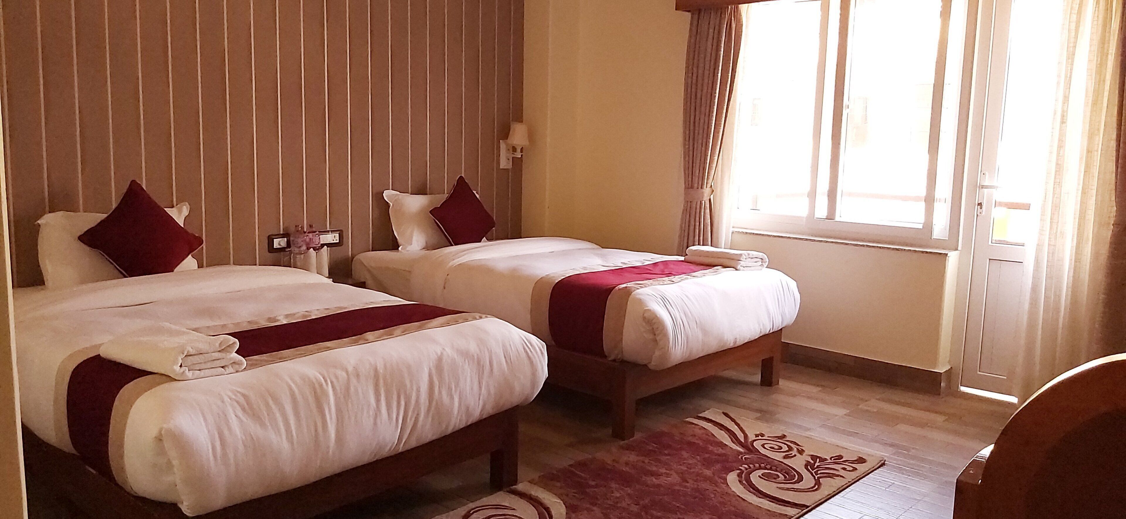Premium bedding, desk, free WiFi