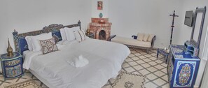 Superior Double or Twin Room | Desk, laptop workspace, blackout drapes, free cribs/infant beds - Riad Borj El Baroud (Essaouira)
