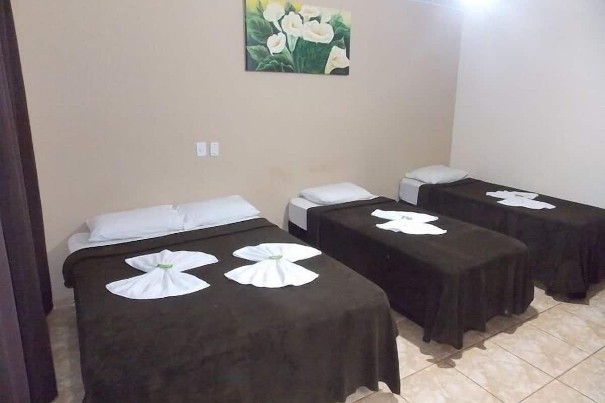 Standard Room (5 pessoas) | Free WiFi, wheelchair access