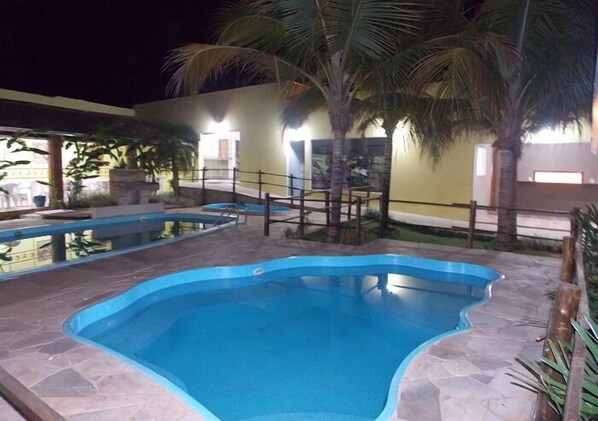 3 outdoor pools