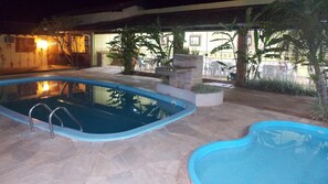 3 piscinas al aire libre