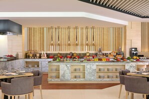 Café da manhã com buffet todos os dias mediante uma taxa