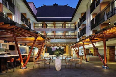 Lobby. Fairfield by Marriott Bali Kuta Sunset Road