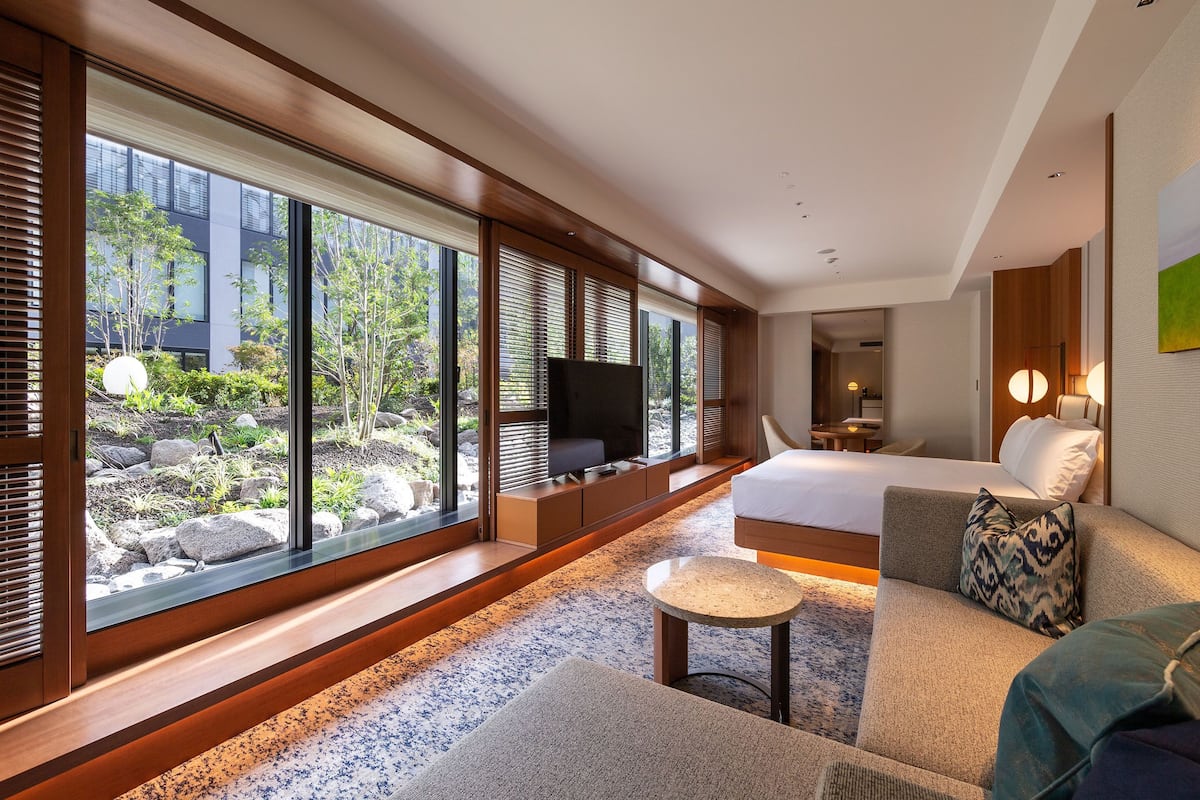 junior suite, 1 king bed | minibar, in-room safe, desk, laptop workspace