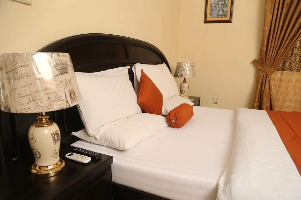 Premium bedding, individually decorated, individually furnished, desk