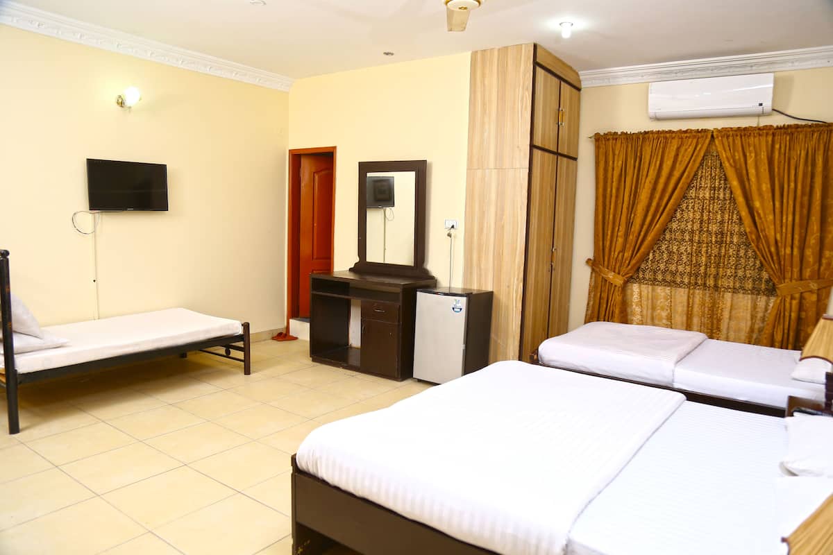 Premium bedding, individually decorated, individually furnished, desk