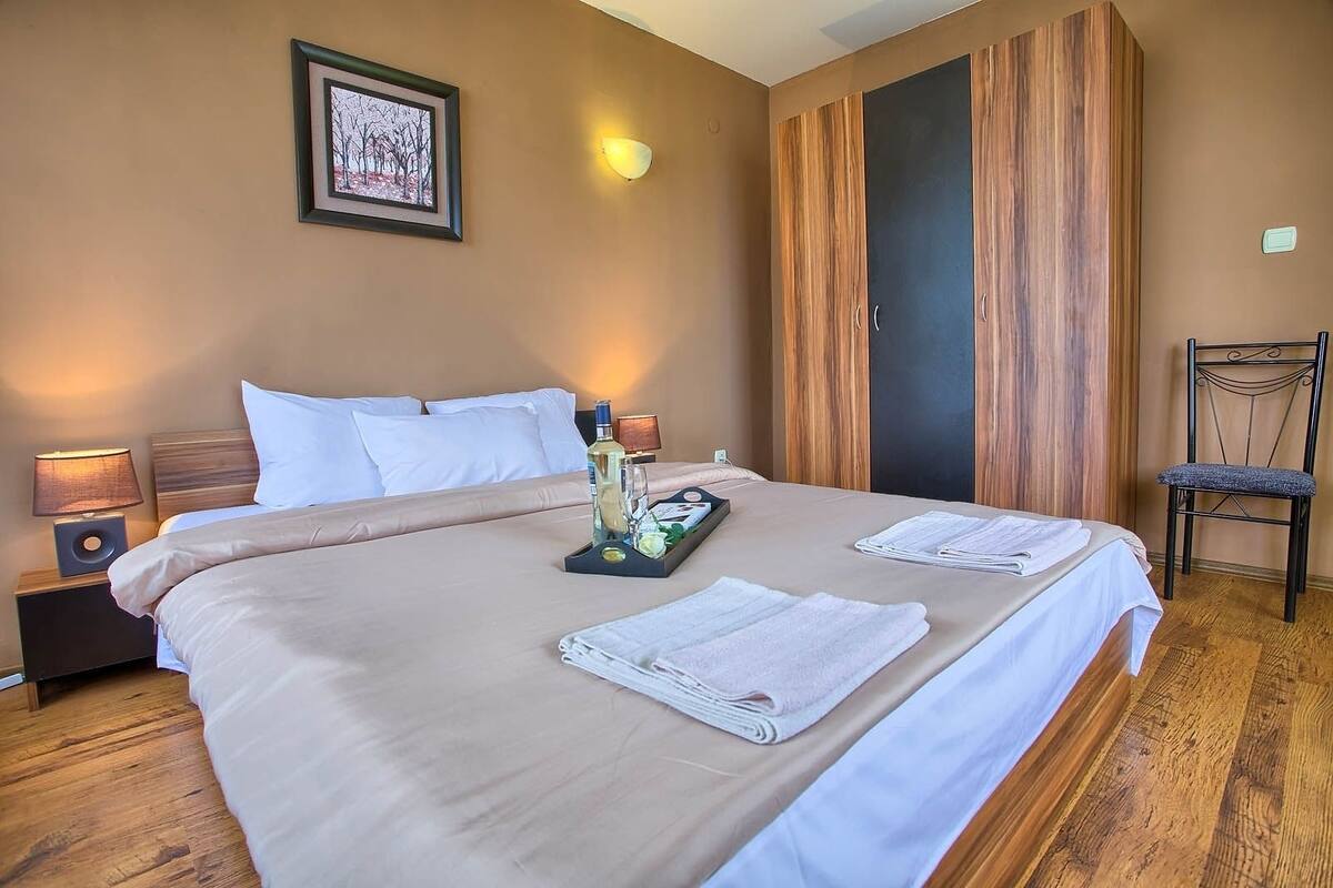 Sistema de insonorización, wifi gratis y ropa de cama 