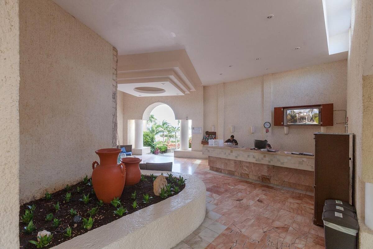 Condo, 1 Bedroom | Lobby