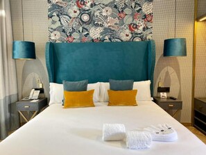 Down comforters, minibar, in-room safe, desk - Soho Boutique Sevilla (Seville)