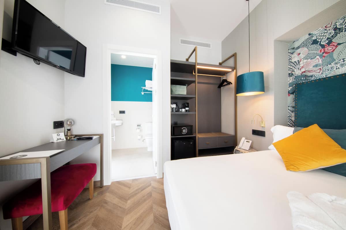 Down duvets, minibar, in-room safe, desk
