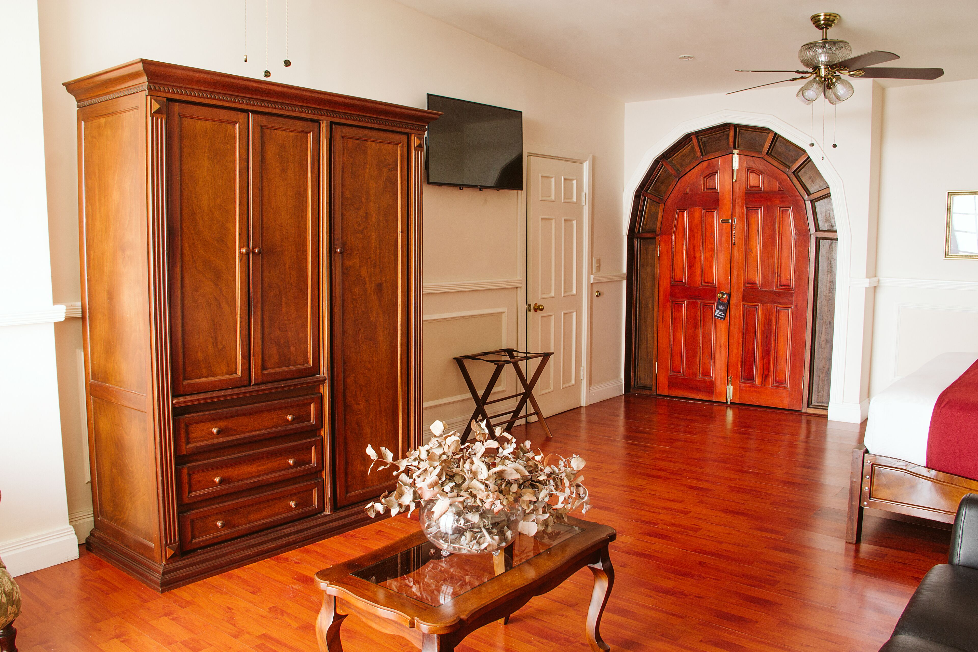 suite | blackout curtains, soundproofing, iron/ironing board, free wifi