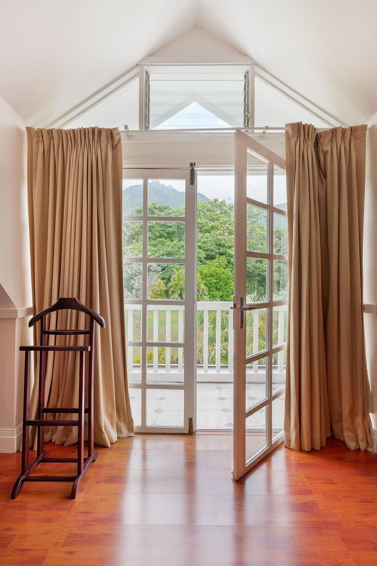 junior suite | blackout curtains, soundproofing, iron/ironing board, free wifi