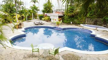 Villa | Blackout drapes, soundproofing, iron/ironing board, free WiFi