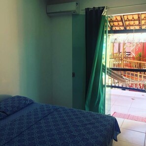 Minibar, free WiFi, bed sheets
