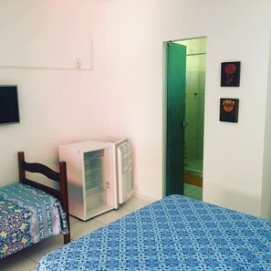 Minibar, free WiFi, bed sheets
