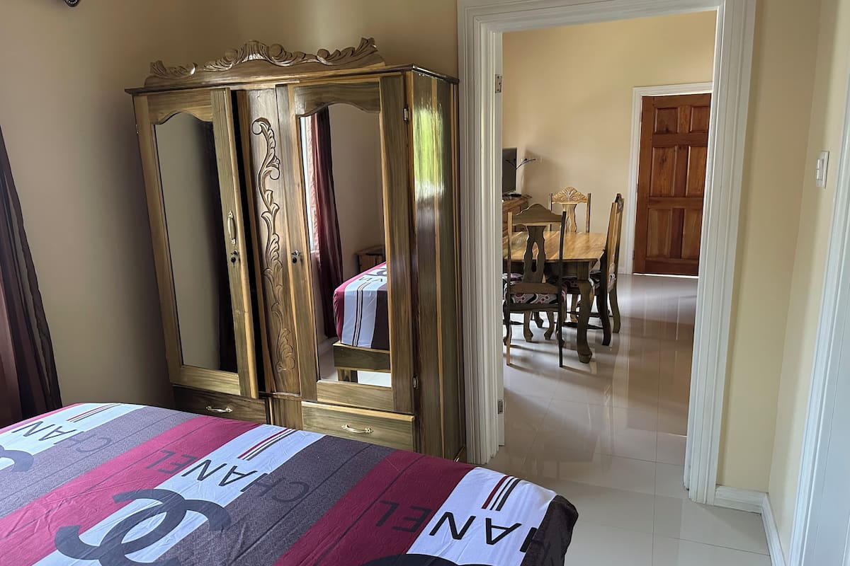 Deluxe Apartment | 2 bedrooms, individually decorated, individually furnished