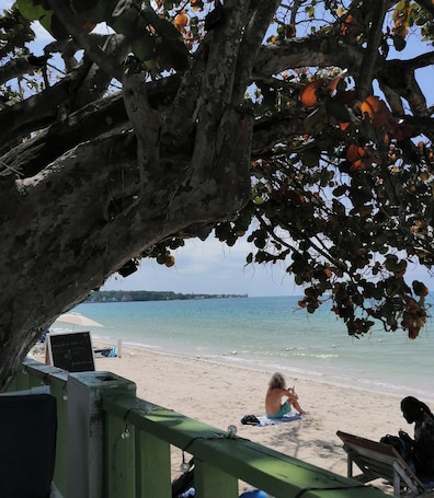Private beach nearby, white sand, sun loungers, beach yoga