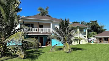 Suite Studio Premium, 1 trÚs grand lit, bain à remous, rez-de-chaussée | Vue de la chambre