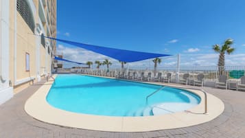 Piscine extérieure