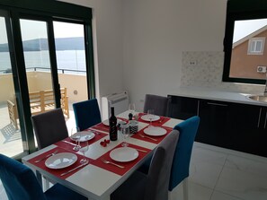 In-room dining - Apartments Tivat Obala (Tivat)