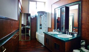 Standard Double or Twin Room | Bathroom | Free toiletries, hair dryer, bidet, towels - Casa Masoli B&B (Ravenna)