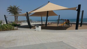 Beach nearby, free beach cabanas, beach umbrellas - Balqees Villa (Seeb)
