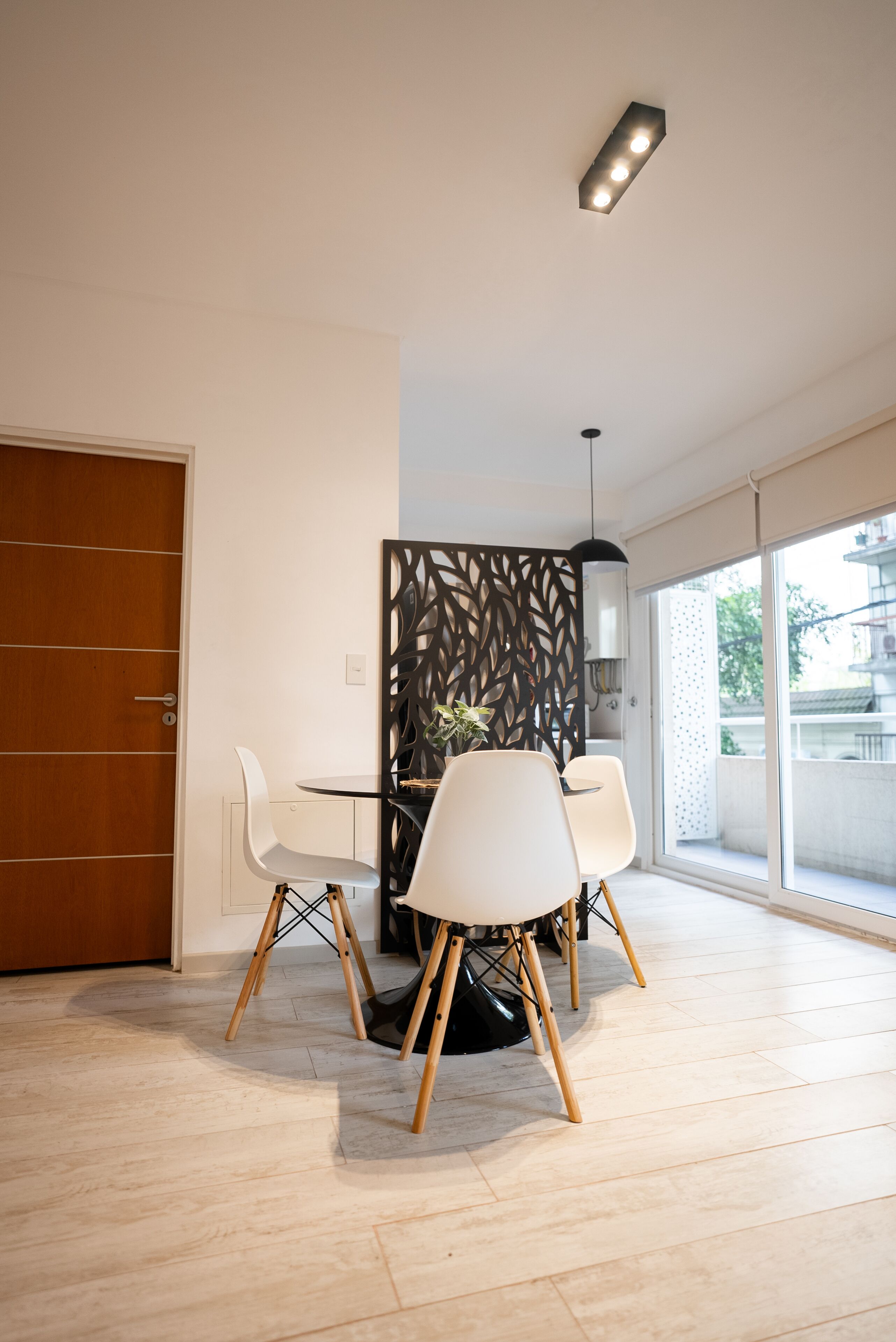 studio suite | living area | flat-screen tv