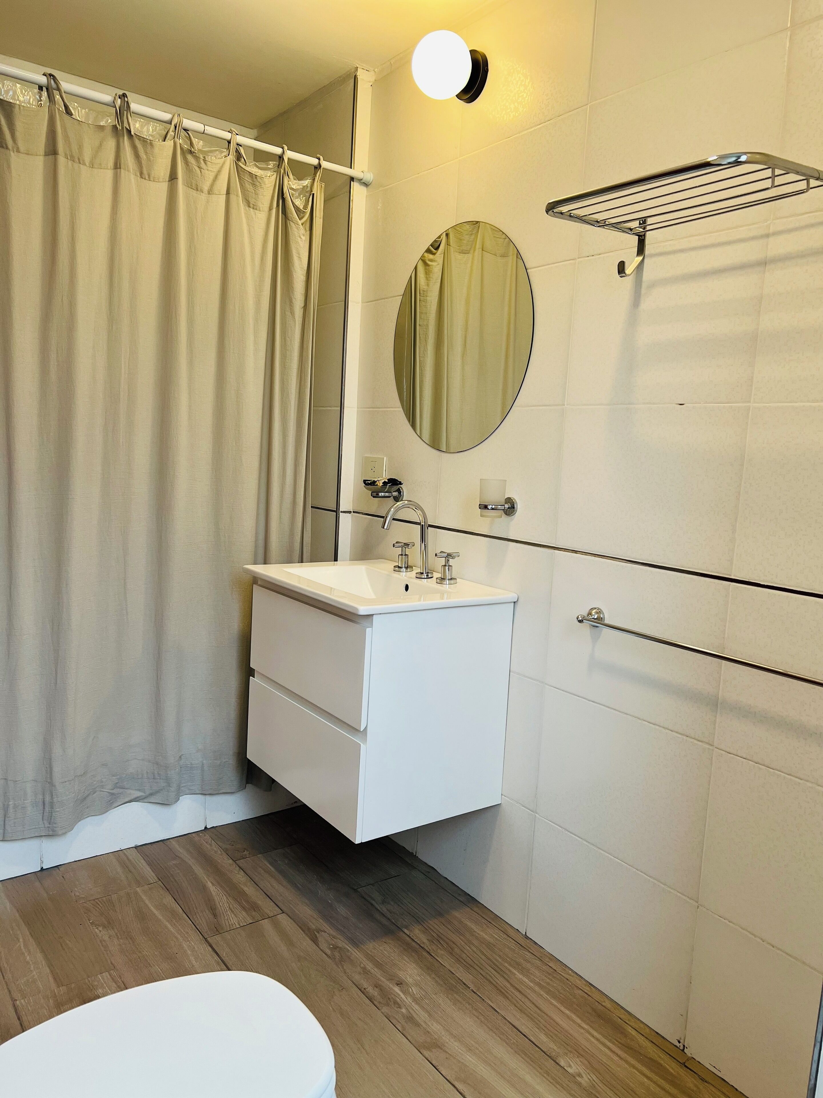 exclusive apartment | bathroom | combined shower/bathtub, deep-soaking bathtub, hair dryer, bidet