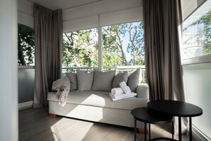 Studio Suite | Living area | Flat-screen TV - Sucre Suites (Buenos Aires)