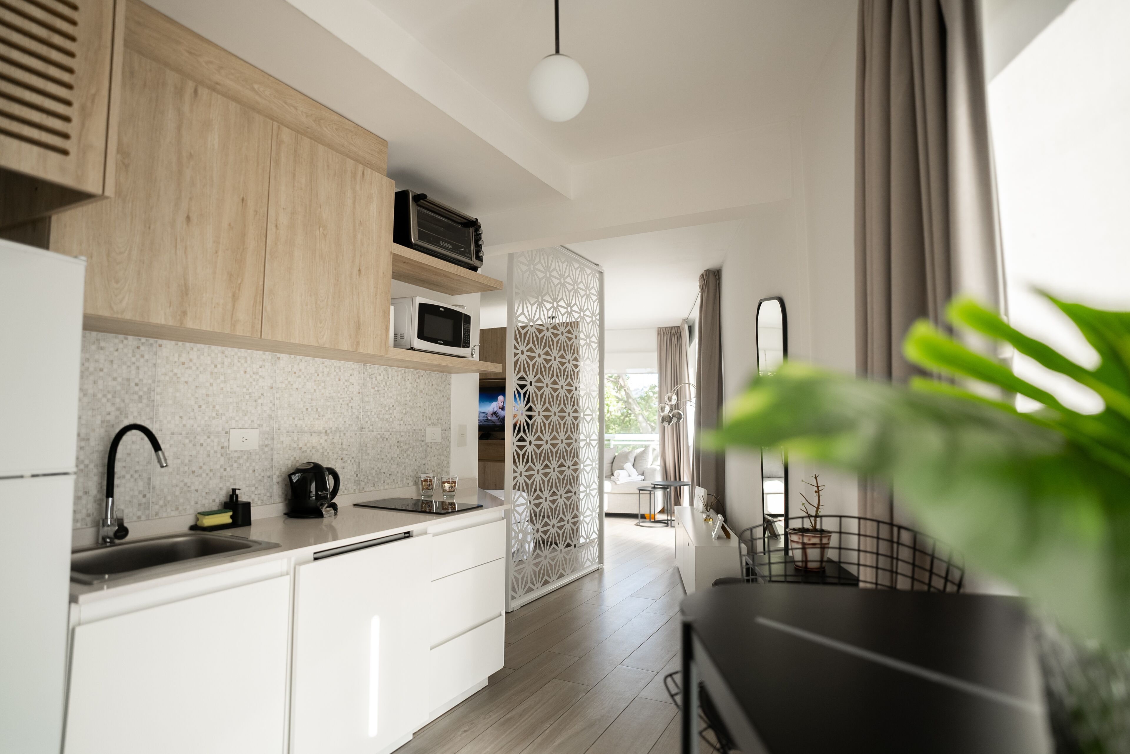 studio suite | private kitchen | full-sized fridge, microwave, stovetop, coffee/tea maker