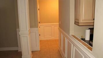 Phòng đơn | Khu phòng khách | Smart TV 40-inch có truyền hình cáp, TV, Netflix