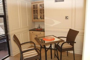 Habitació doble per a ús individual | Zona de menjador de l'habitació