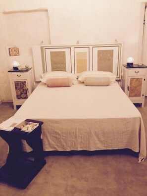 Family Studio | Free WiFi, bed sheets