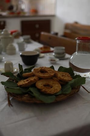 Free daily buffet breakfast  - Bnb Dragonetti (Manduria)