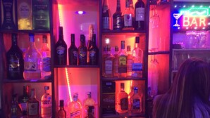 Bar (en el alojamiento)