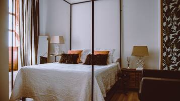 Habitación cama matrimonio planta baja | 1 Schlafzimmer, kostenloses WLAN, Bettwäsche