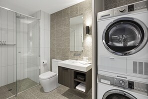 Apartment, 1 Bedroom | Bathroom