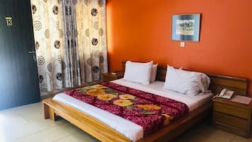 Exclusive Single Room, Terrace, Garden View | Individually decorated, individually furnished, desk, laptop workspace