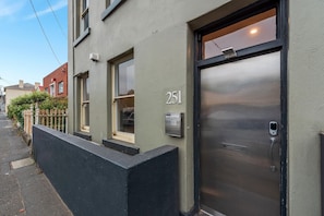 Front of property - City Retreat Hobart (Hobart)
